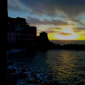 Un port des Cinque Terre au coucher de soleil - Italie  - collection de photos clin d'oeil, catégorie paysages
